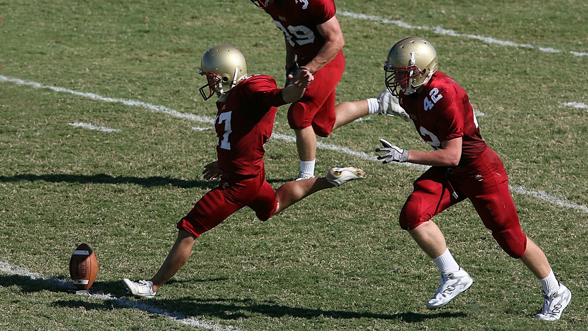 中国足球注重技战术训练但比赛经验仍显不足，中国足球队战术